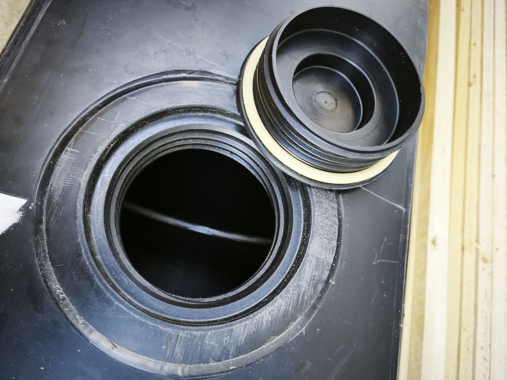 Tränken & Tröge: Trinkwassertank – Gebraucht aus Kölliken von tectum 3
