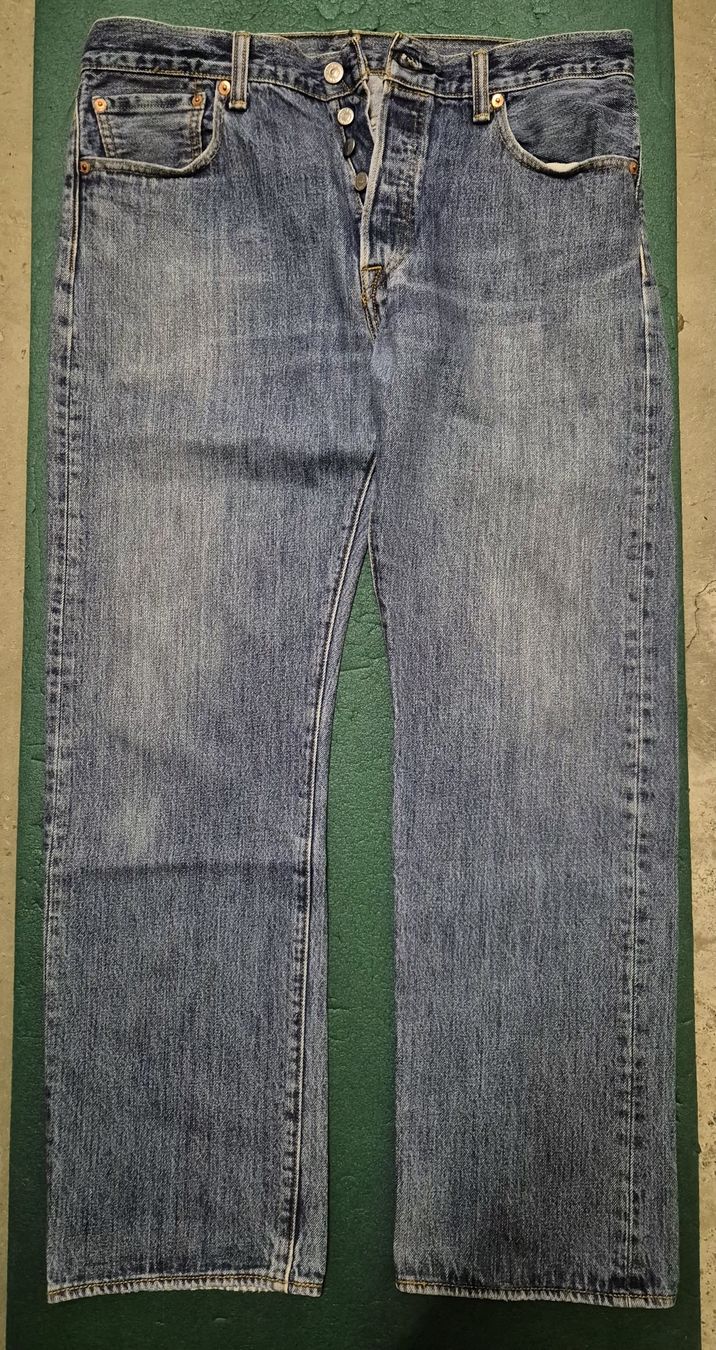 Levi's Jeans: Jeans Levi Strauss 501 – Usato da Onex venduto da pie_bx5h 1