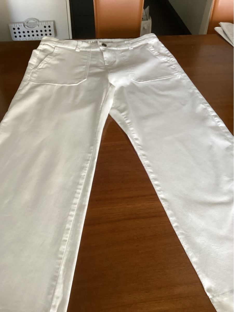 Hosen: Weiße , elastische  7/8 Baumwollhose, Gr. 40 – Neu (gemäss Beschreibung) aus Lausanne von Ulpet
