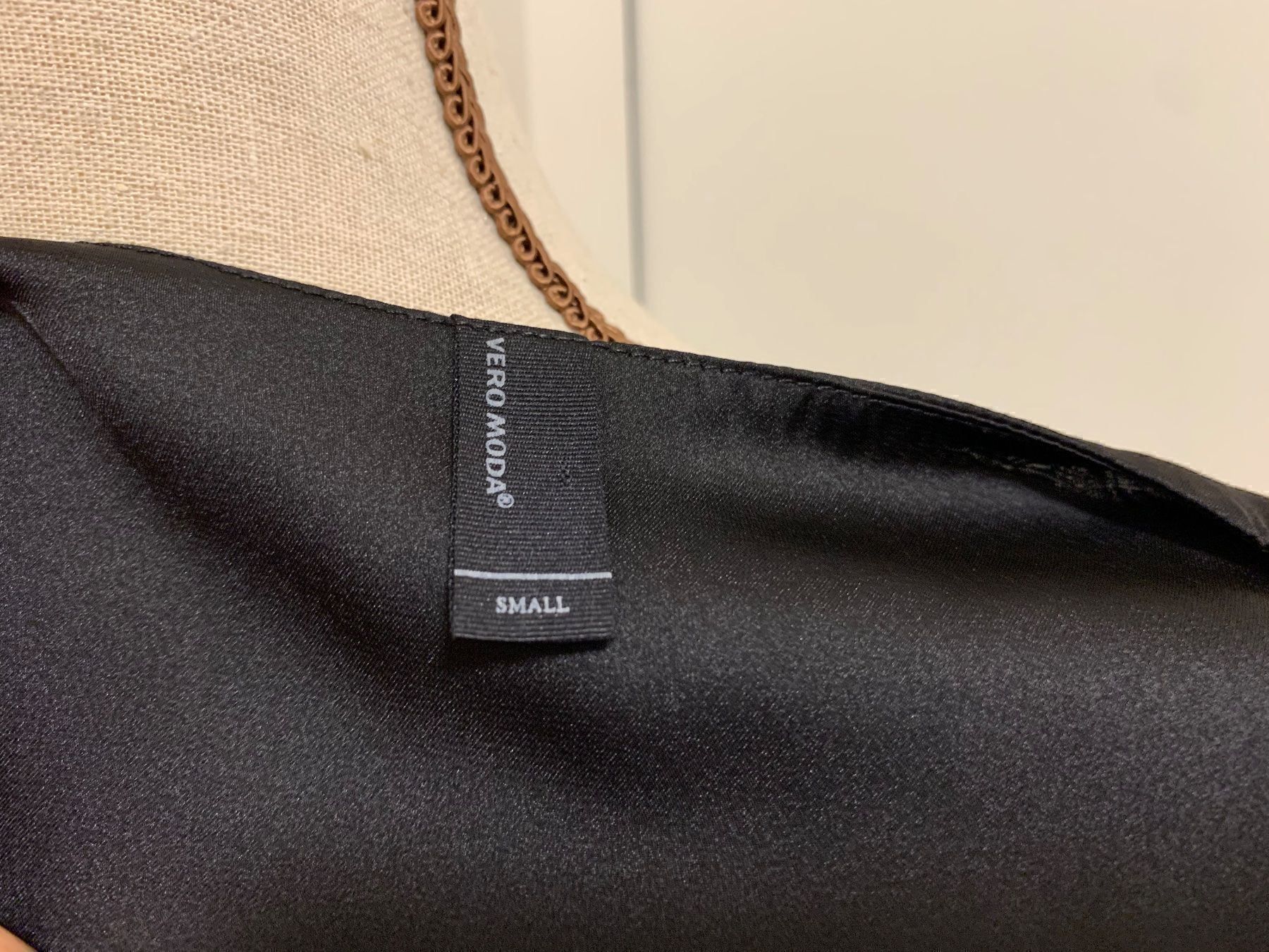Vero Moda Tuniche: Vero Moda Bluse schwarz Gr. S – Usato da Aarau venduto da Obdulia 4