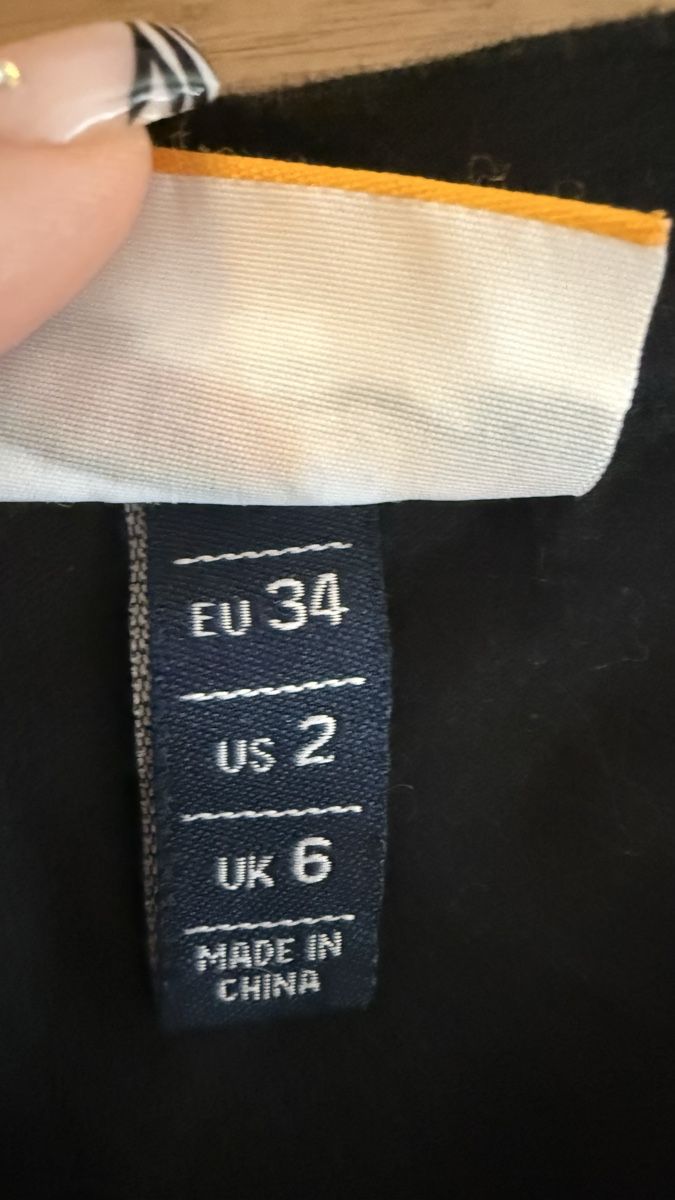 Ellesse T-shirt: Ellesse Tshirt, bauchfrei, Grösse 34 – Nuovo (secondo la descrizione) da Thun venduto da tat_zb9b 1