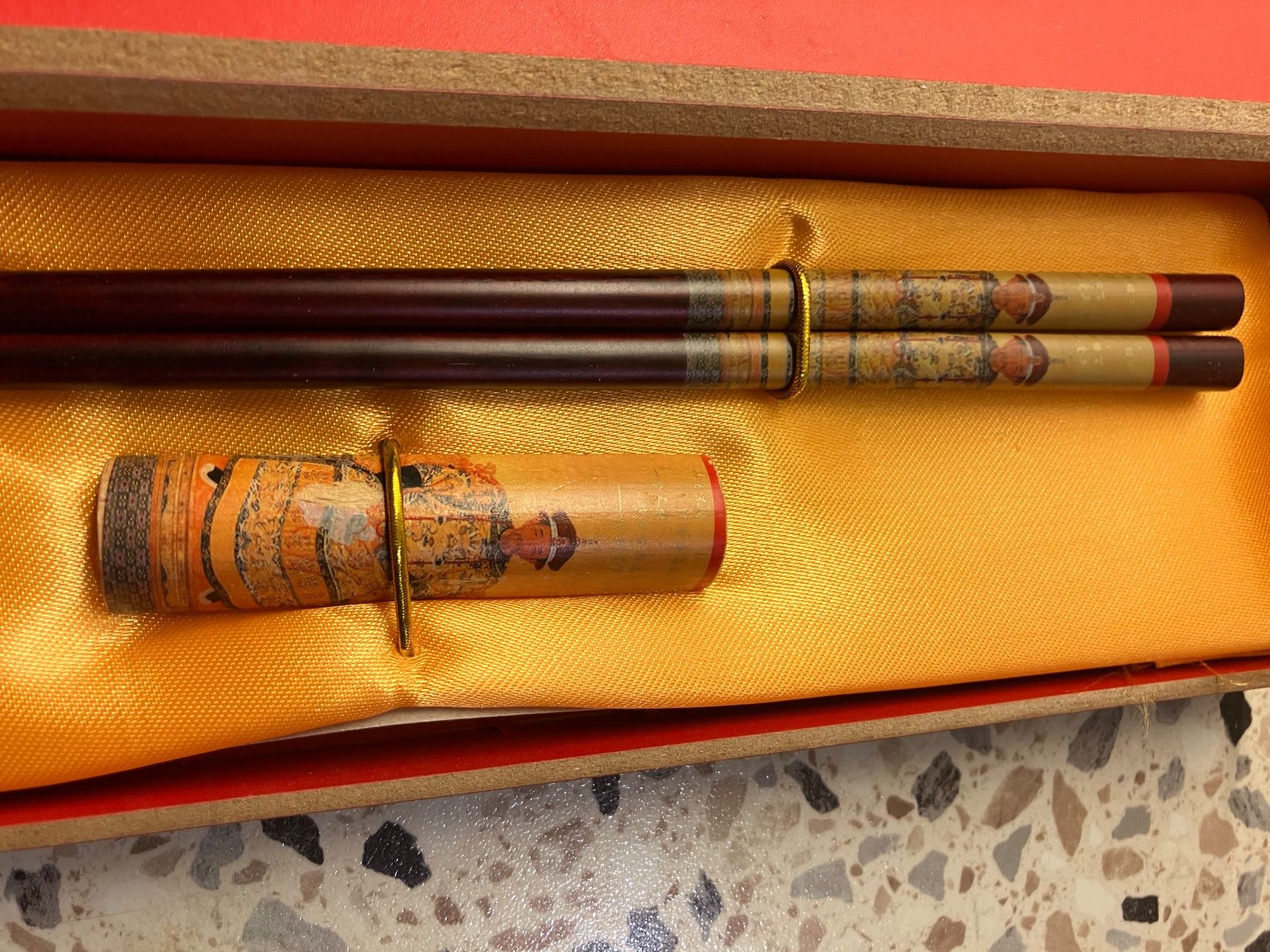 Set di posate: Chinesische Essstäbchen, Set, Neu, Geschenkidee, OVP! – Nuovo e nell'imballaggio originale da Basel venduto da ampra2276 2