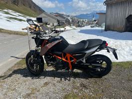 KTM DUKE 690