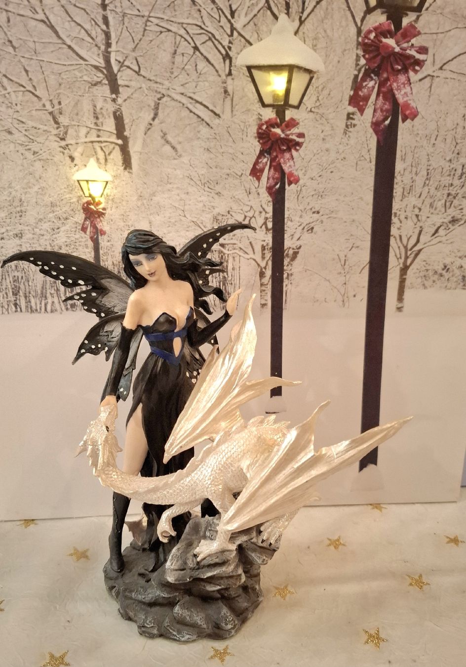 Statuette: ELFEN- FIGUR SCHWARZ MIT DRACHE WEISS – Nuovo (secondo la descrizione) da Gretzenbach venduto da schibaya 4