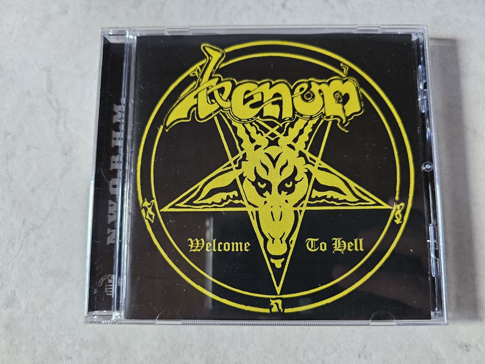 CD: Venom  -  Welcome To Hell – Usato da Schneisingen venduto da backstore24