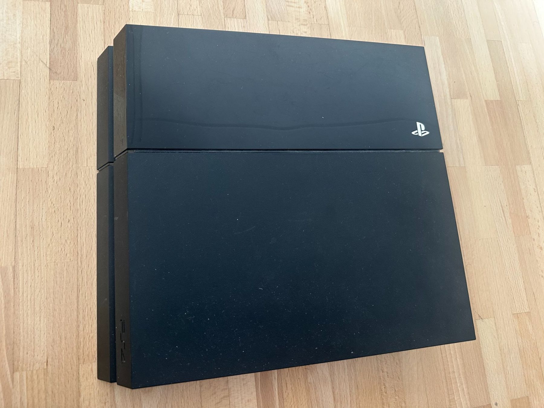 Sony Controller: Sony Playstation 4 + Controller PS4 – Difettoso da Nussbaumen AG venduto da Dika-Shop 1