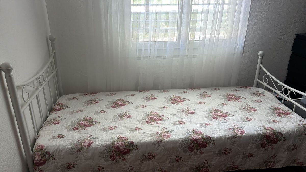 Letti: Bett Komplett  – Usato da Volketswil venduto da fet_c2cz