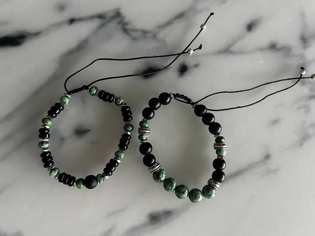 Armbänder & -reifen: 2er-Set Armbänder  – Gebraucht aus Holzhäusern ZG von Suki0308