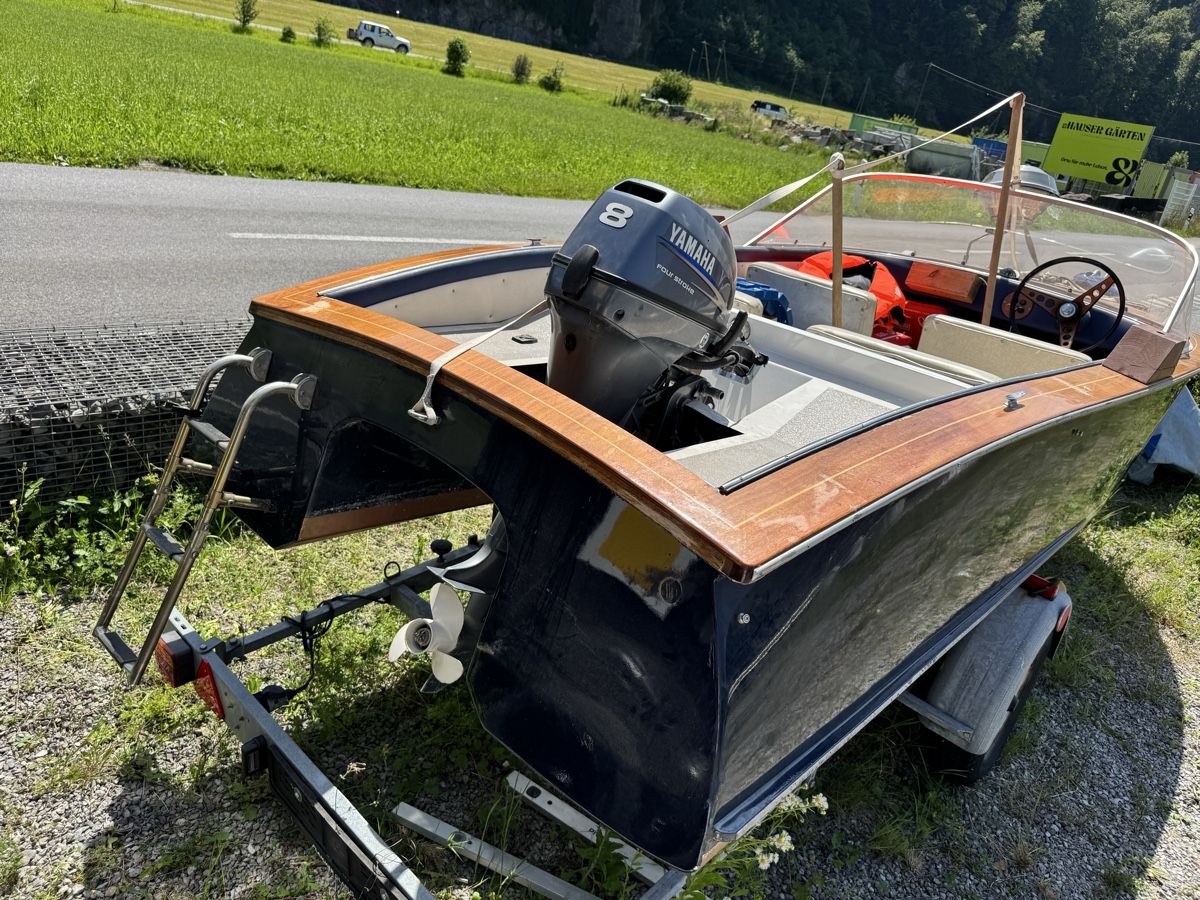 Yamaha Barche: Motorboot Yamaha 8PS und Anhänger – Usato da Niederurnen venduto da Tolhal 2