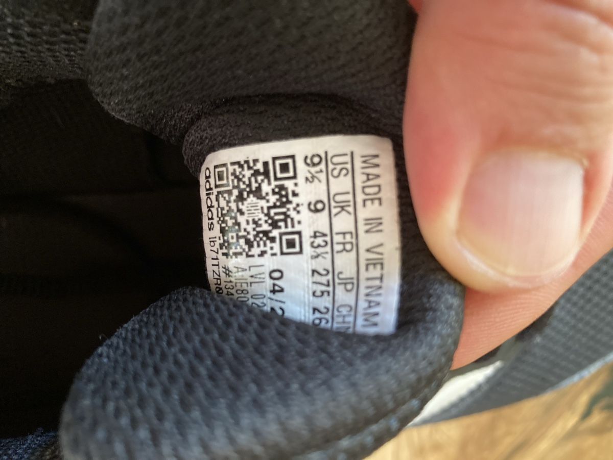 Adidas Scarpe da uomo: Hallenschuhe Grösse 43 1/3  – Usato da Bilten venduto da Ischiischi 2