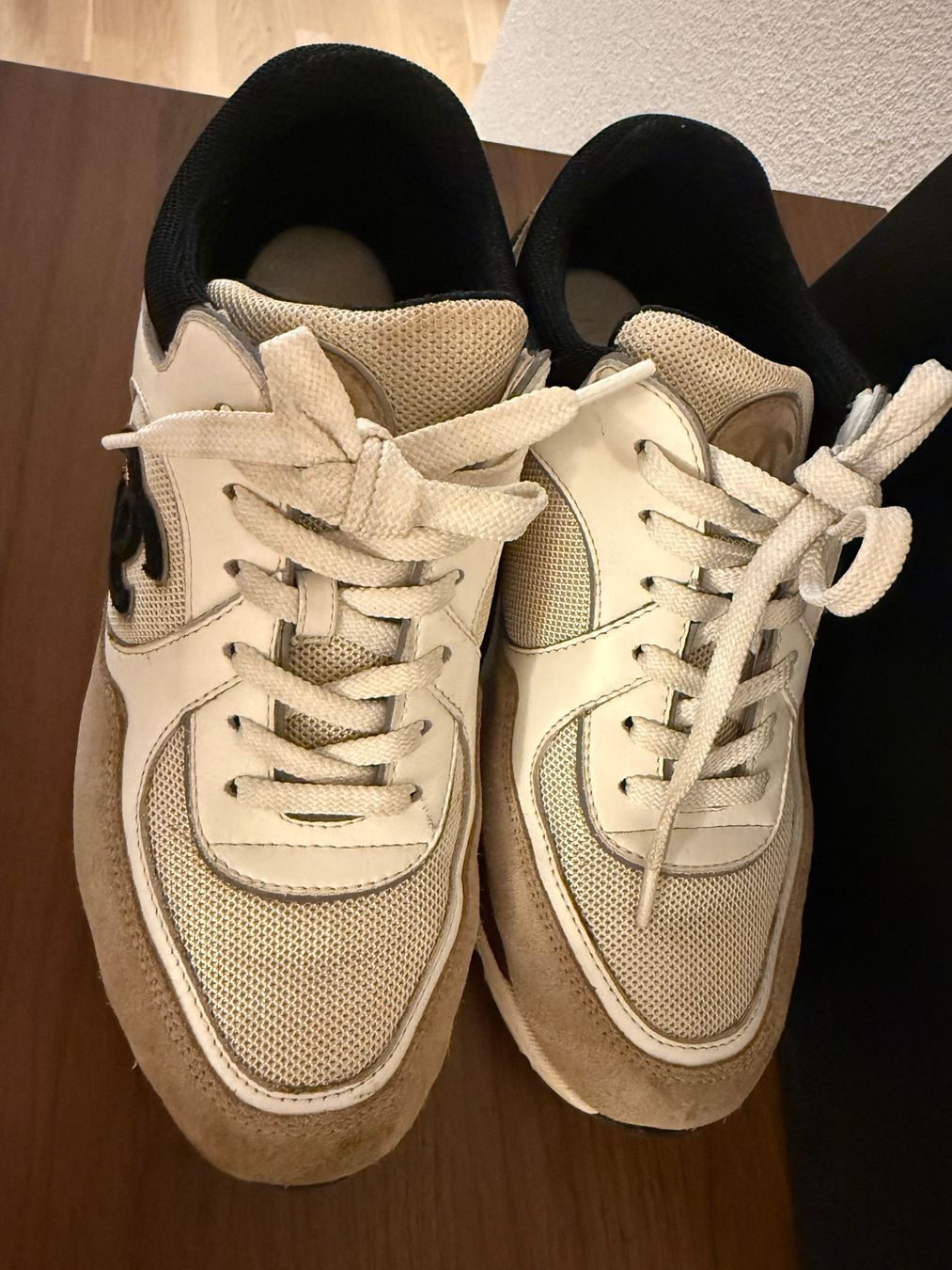 Chanel Damenschuhe: CHANEL Sneaker Nr. 39 – Gebraucht aus Embrach von Gsab 1