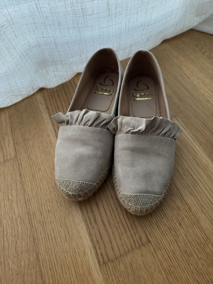 Scarpe da donna: Kanna Damenschuhe Espadrilles Beige Grösse 37 – Usato da Altendorf venduto da kristina_sophia