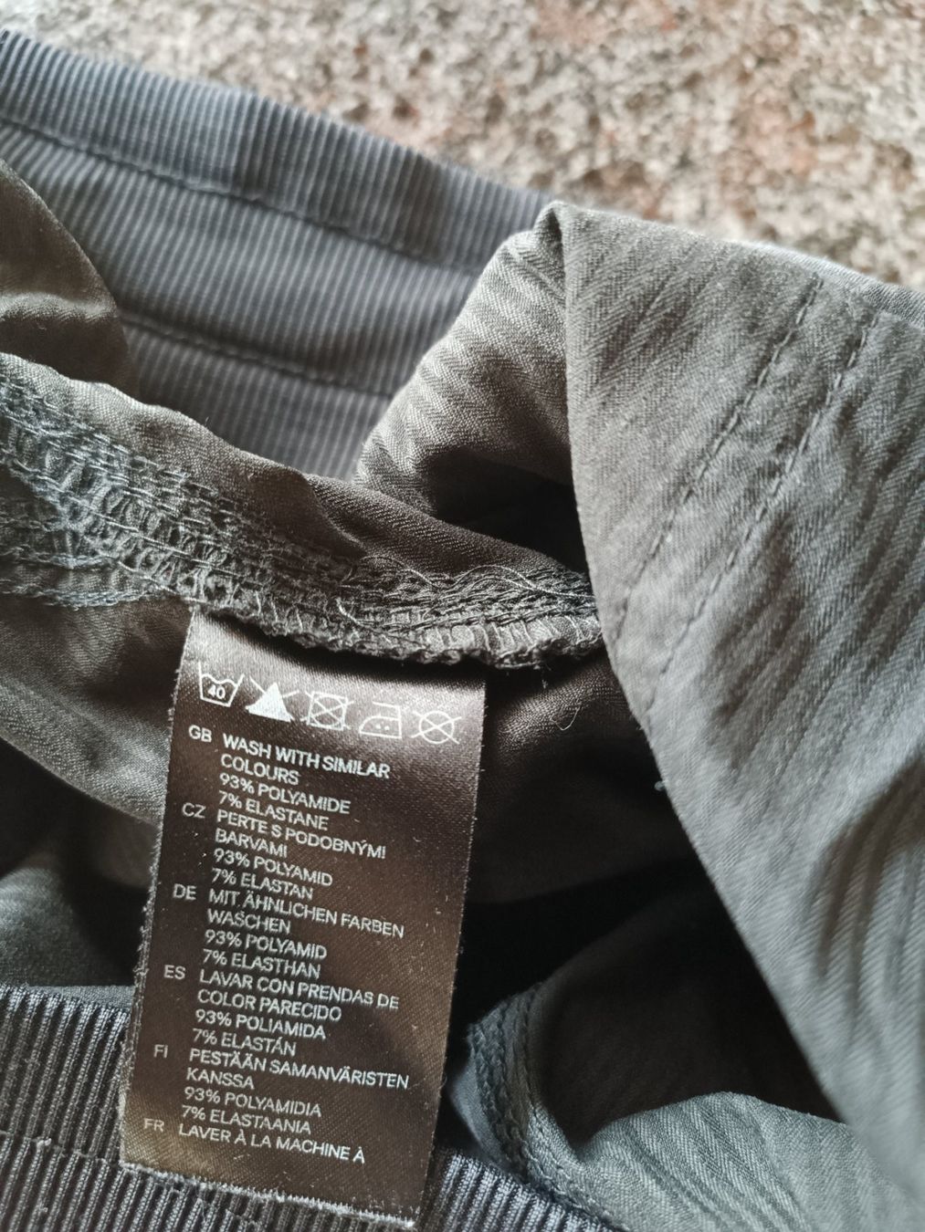 Pantaloni: Sommerhose 38 – Usato da Bätterkinden venduto da Elefantenzoo 2