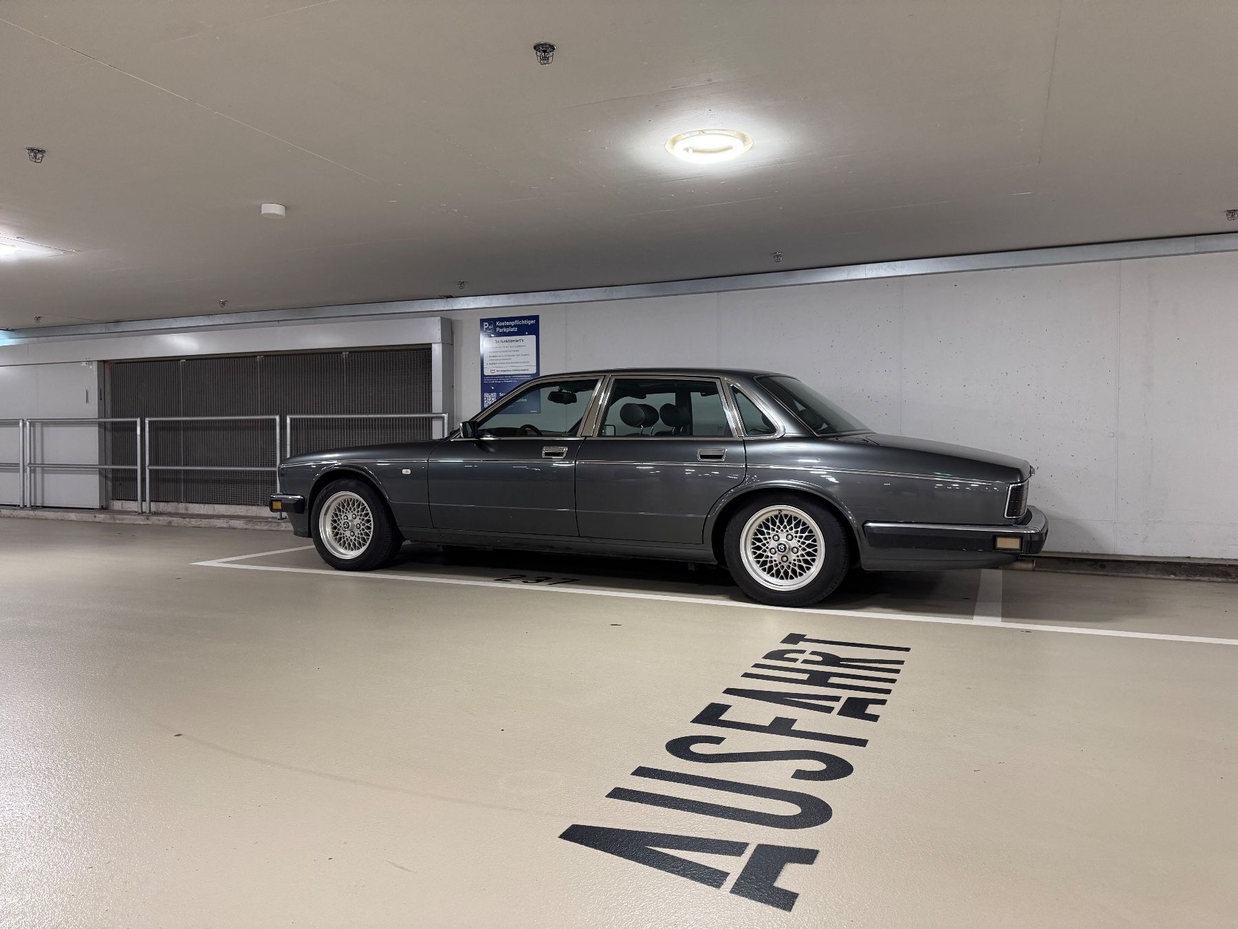 Automobili: 1994 Jaguar Daimler XJ40 – Usato da Wil SG venduto da art_bc5g