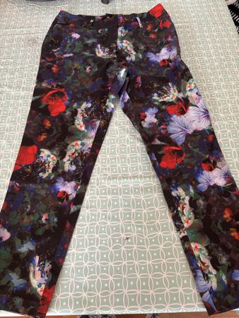 H&M Hose mit Blumenmuster, Gr. 36, ideal für den Frühling!