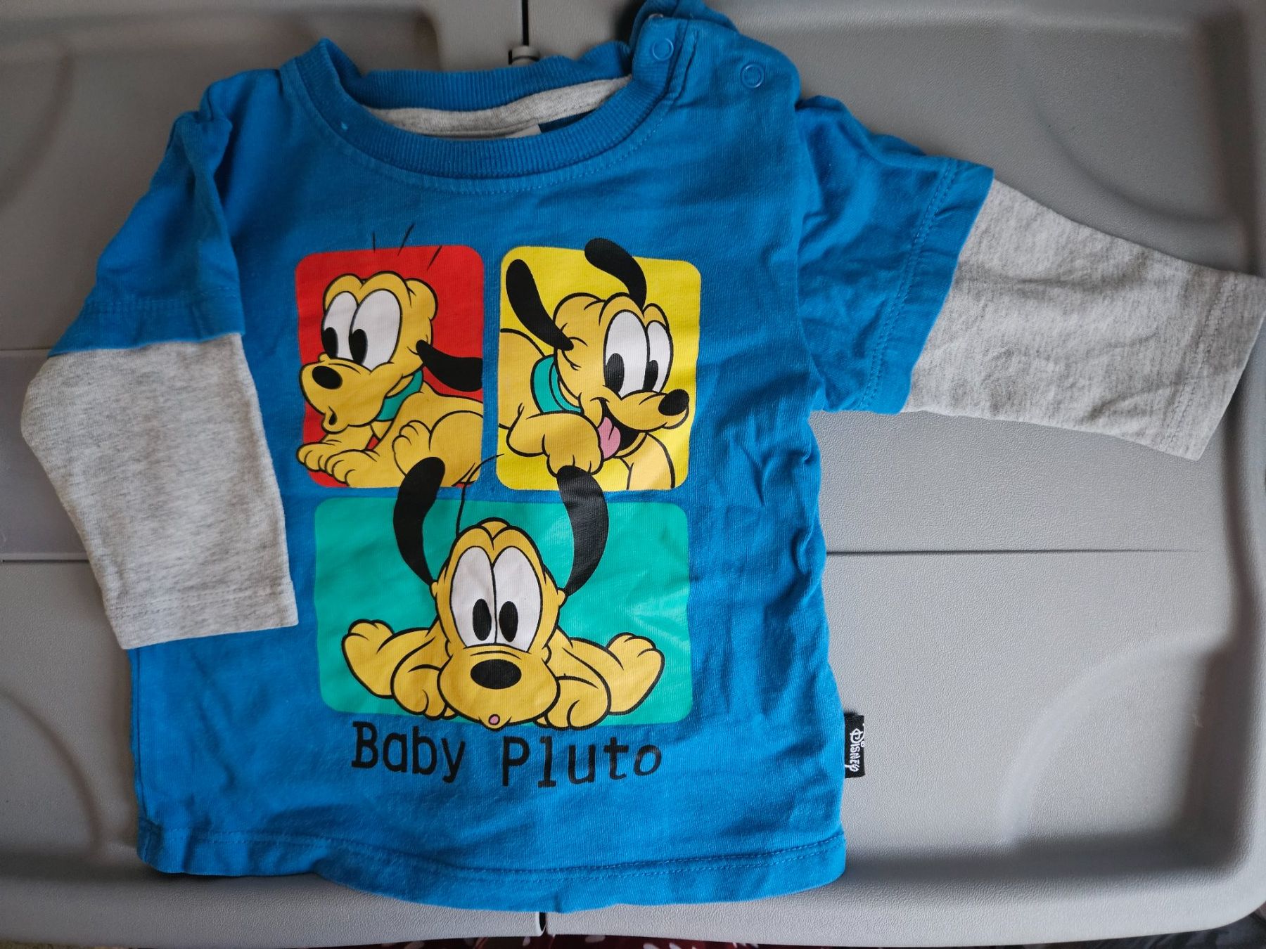Pulls et sweat-shirts: Disney Pluto Langarmshirt, Gr. 68 – D'occasion à Bern par Oloui