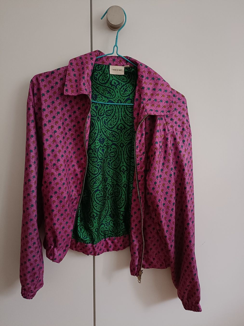Giacche: Bomberjacke aus recycelten Sari – Nuovo (secondo la descrizione) da Chur venduto da ChabaNala