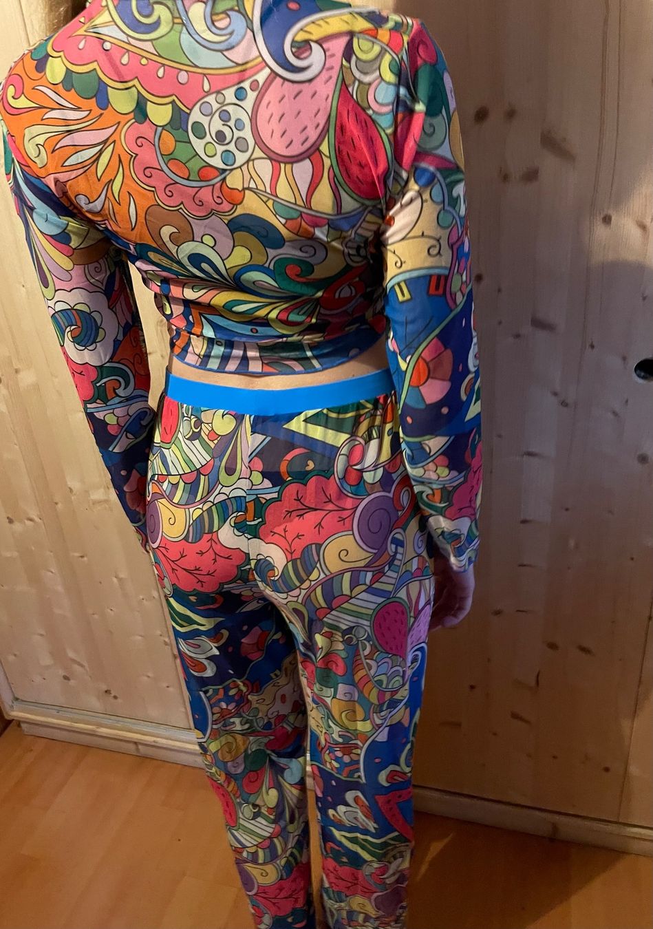 Completi & Tailleur: Costume semitrasparente multicolore M/L – Nuovo e nell'imballaggio originale da Gordevio venduto da LanaZimm 5