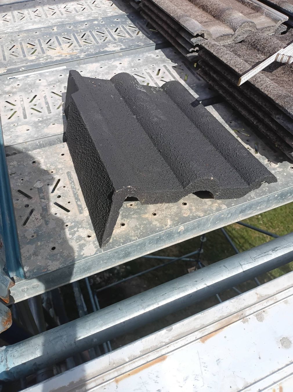 Pietre & tegole: gebrauchte Beton Dachziegel – Usato da Faido venduto da felsentor 5