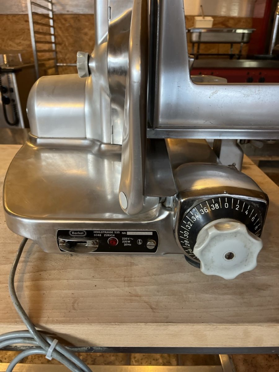 Berkel Elettrodomestici da cucina: Berkel 834 Aufschnitt Maschine – Usato da Dittingen venduto da Cervolino77 1
