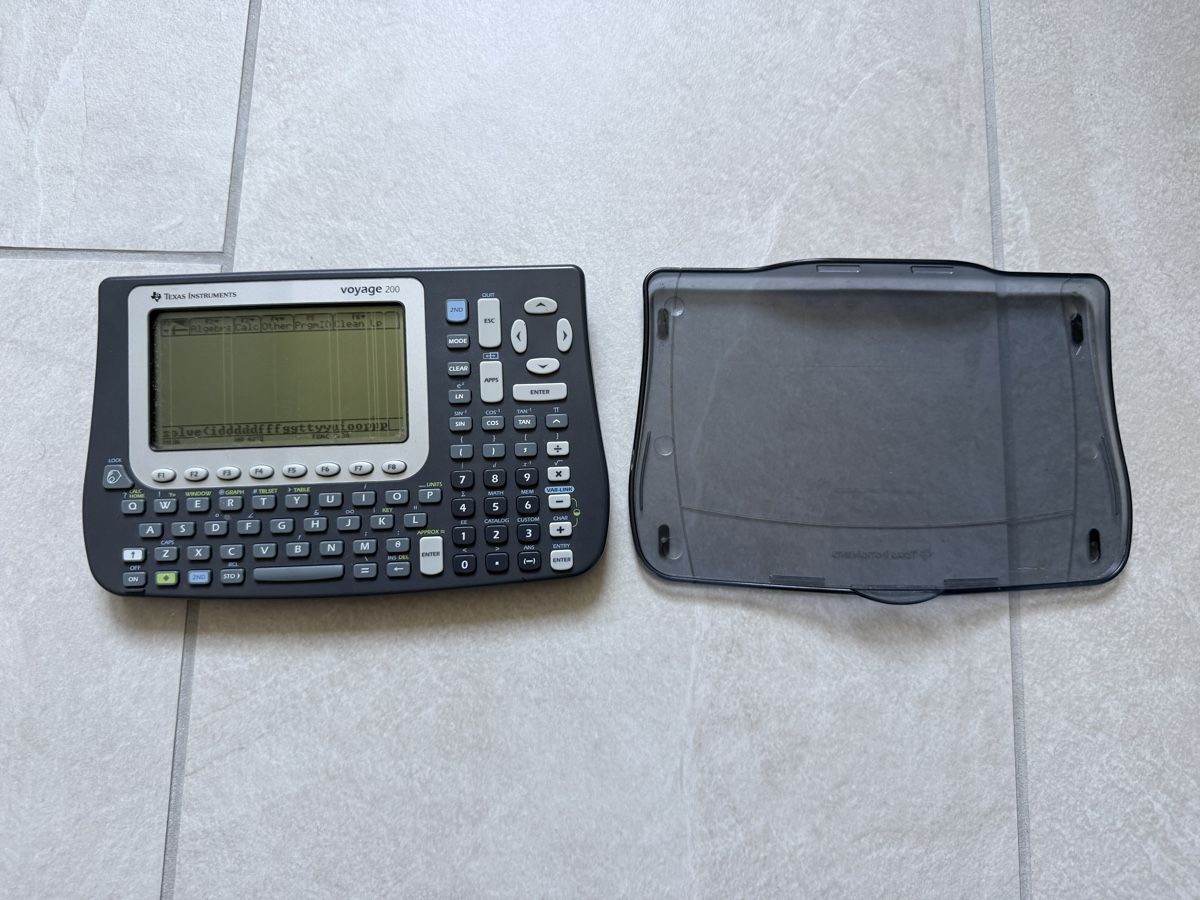 Texas Instruments Taschenrechner: Calculatrice Texas Instruments Voyage 200 – Gebraucht aus Kloten von Mumiiin 3