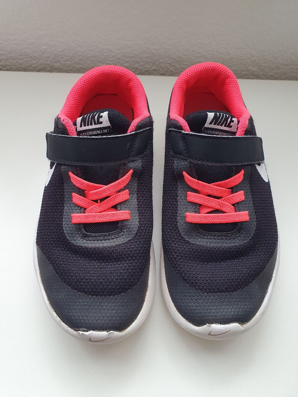 Scarpe per ragazze: Nike Turnschuhe Gr 33 – Usato da Niederönz venduto da STI88 1