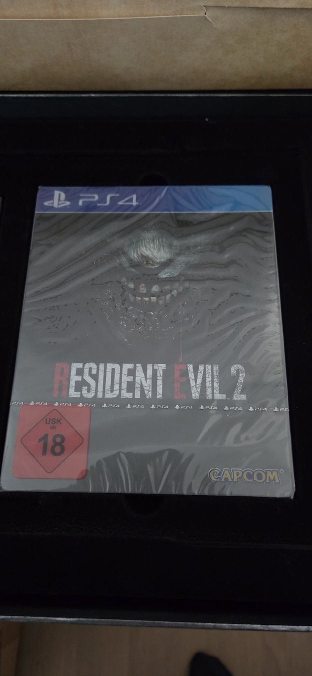 Sony Jeux: Resident Evil 2 Collector Edition PS4  – D'occasion à Einsiedeln par Helvetios 2