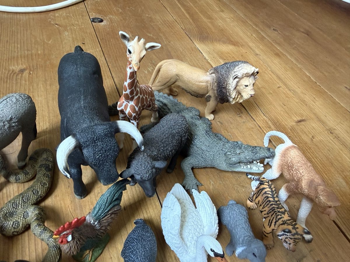 Schleich Figurines: 32 Schleich Tiere  – D'occasion à Zürich par zuerich16 3