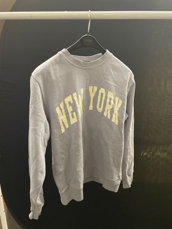 Blauer Pulli "New York" - Brandy Melville