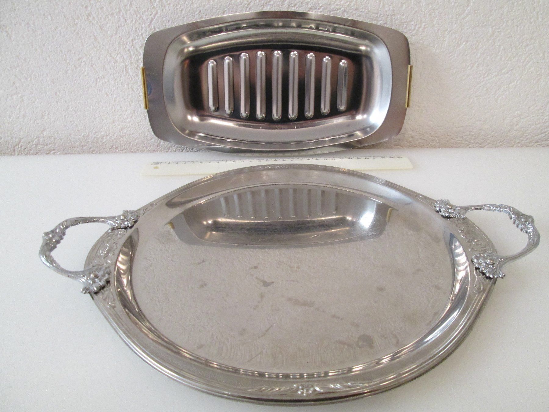 Piatti di portata: 2  alte Metalltabletts,Serviertablett/ Servierplateau – Usato da Movelier venduto da ddomenika 3