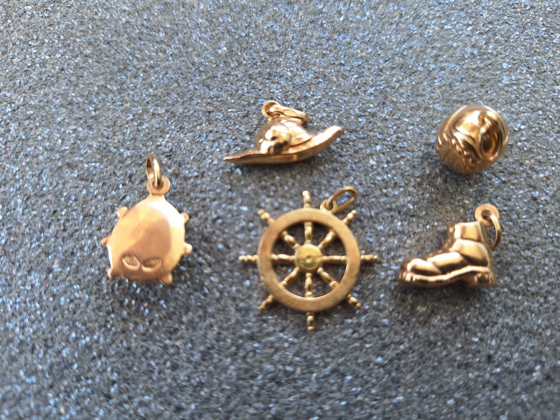 Anhänger: 5 Gold Schmuckanhänger 750 – Gebraucht aus Gerlafingen von Mo49 1