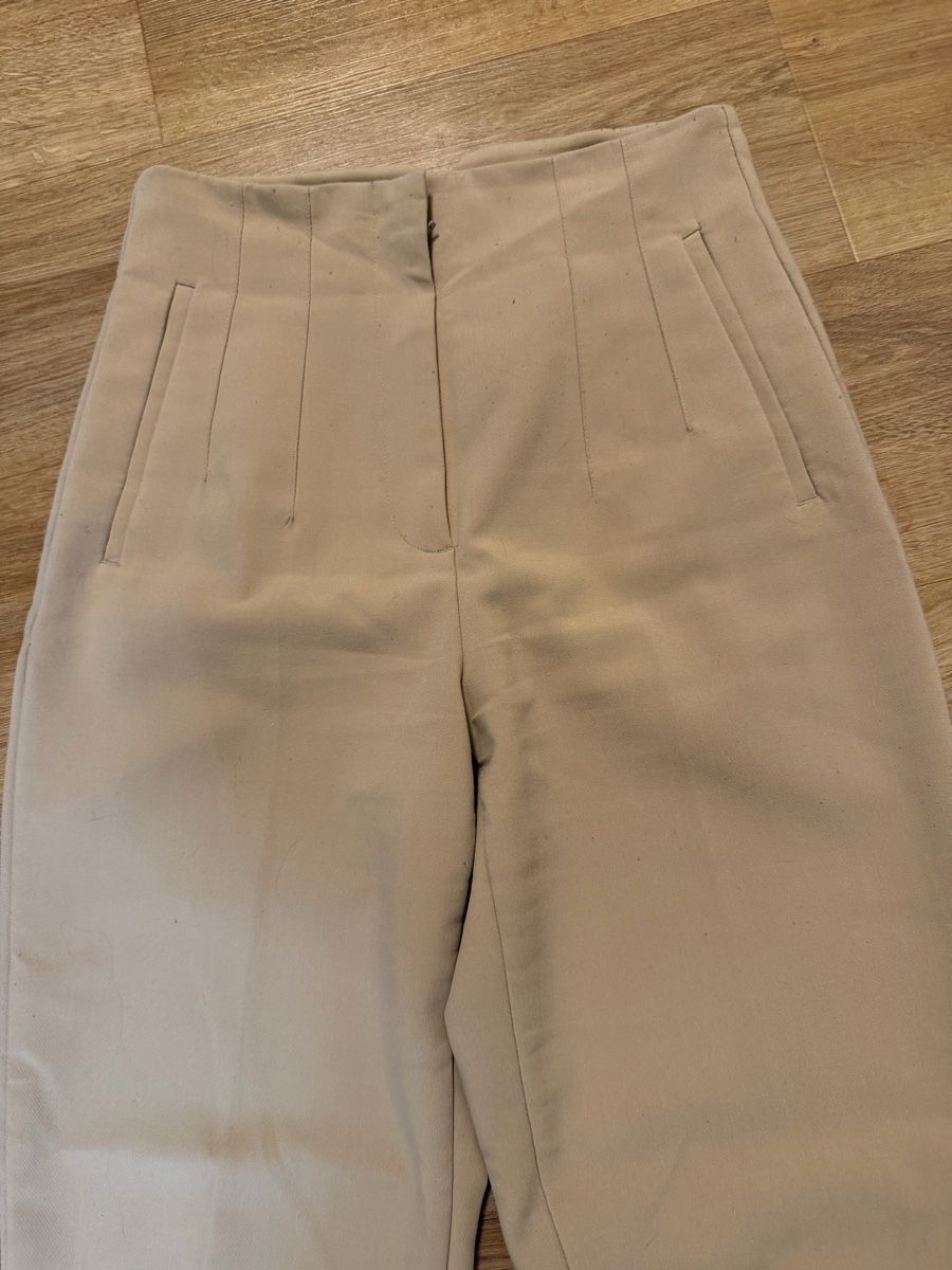 Zara Pantaloni: Zara High-Waist Stoffhosen in Beige Gr S – Usato da Bassersdorf venduto da Sandy456 1
