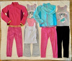 Paket Gr. 122/128 mit Fleecepullis, Trainerhose & Leibchen