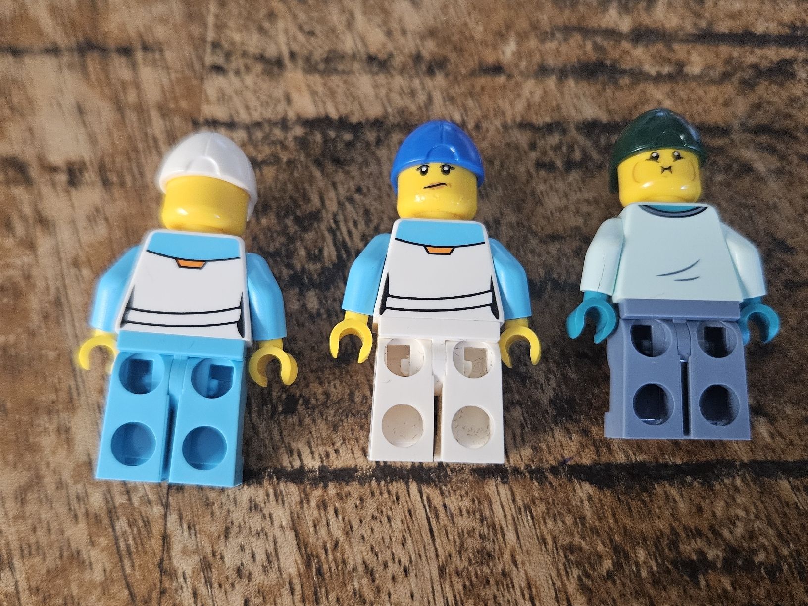 Lego Kit di costruzioni: lego lot de 3 figurines  – Usato da Confignon venduto da Ecrofigs 1
