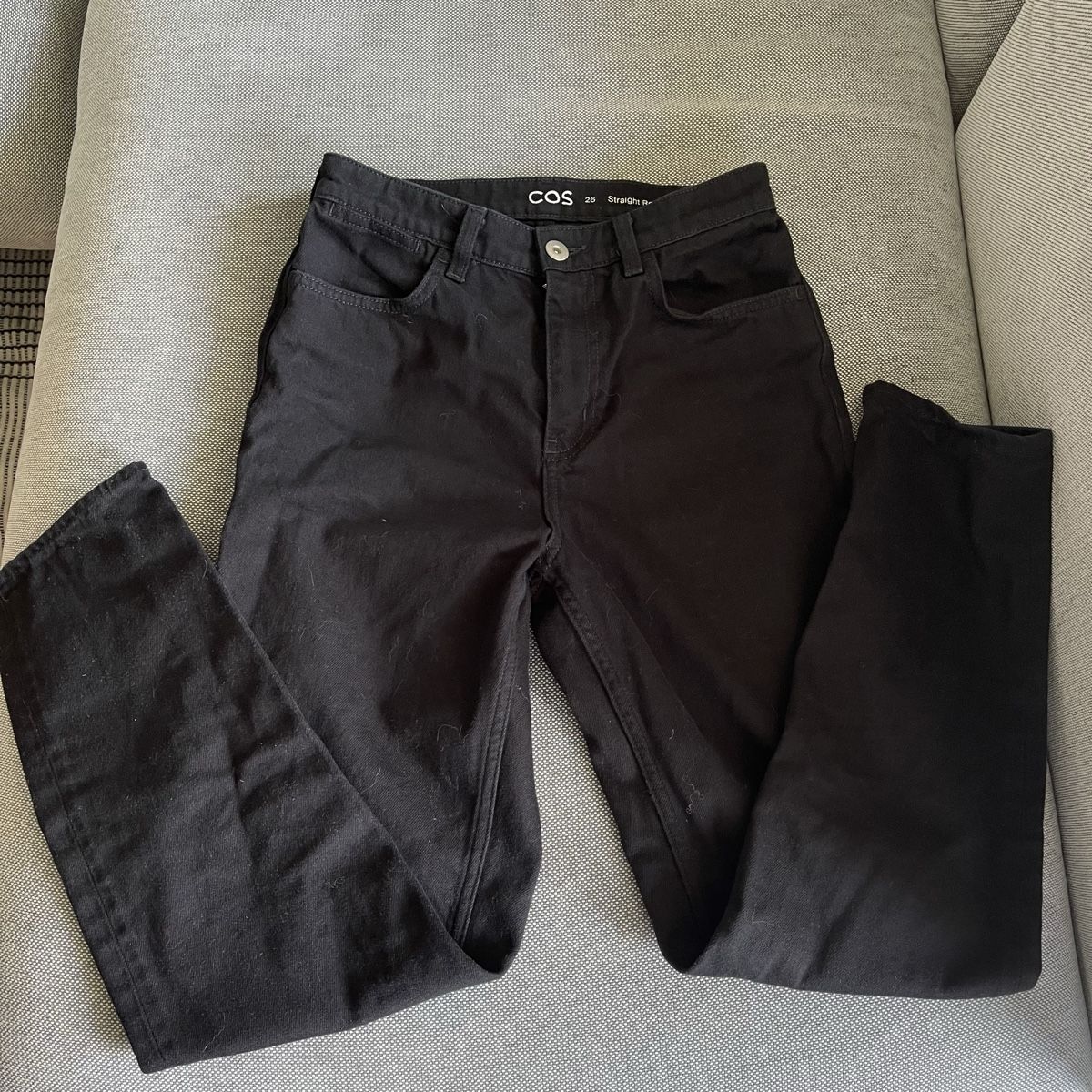 Cos Jeans: COS Schwarze Straight Regular Jeans, gr. 26 mid rise – Neuf (Voir description) à Bern par dek_7bjd 1