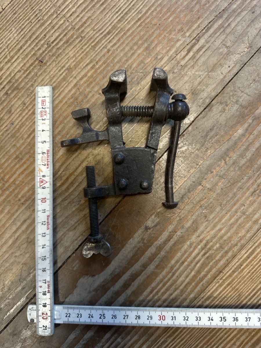 Tous les outils: Antiker Mini Schraubstock Gusseisen – D'occasion à Baar par Hillsboro 4