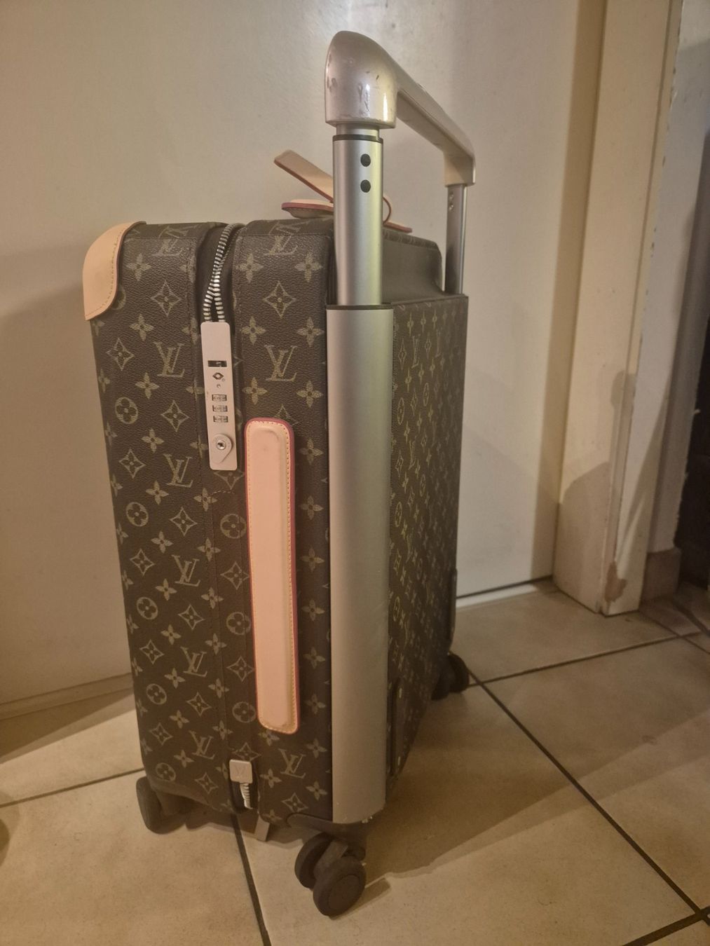 Louis Vuitton Valigie: Louis Vuitton cabine Horizon 55 – Difettoso da Essertes venduto da onezoneplay 1