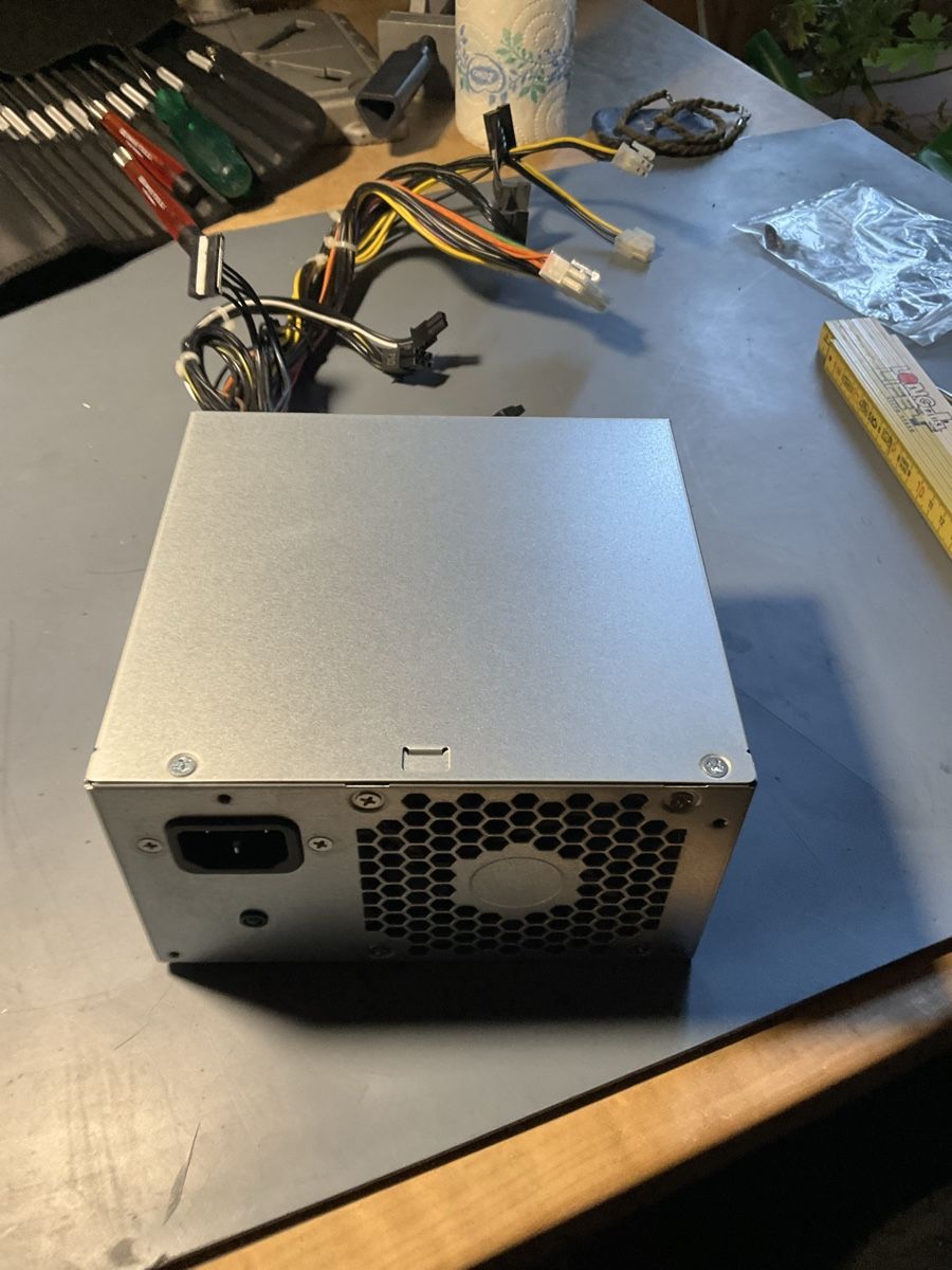 Hewlett Packard Componenti elettronici: PC ATX Netzteil 500W – Usato da Liebefeld venduto da Gnews
