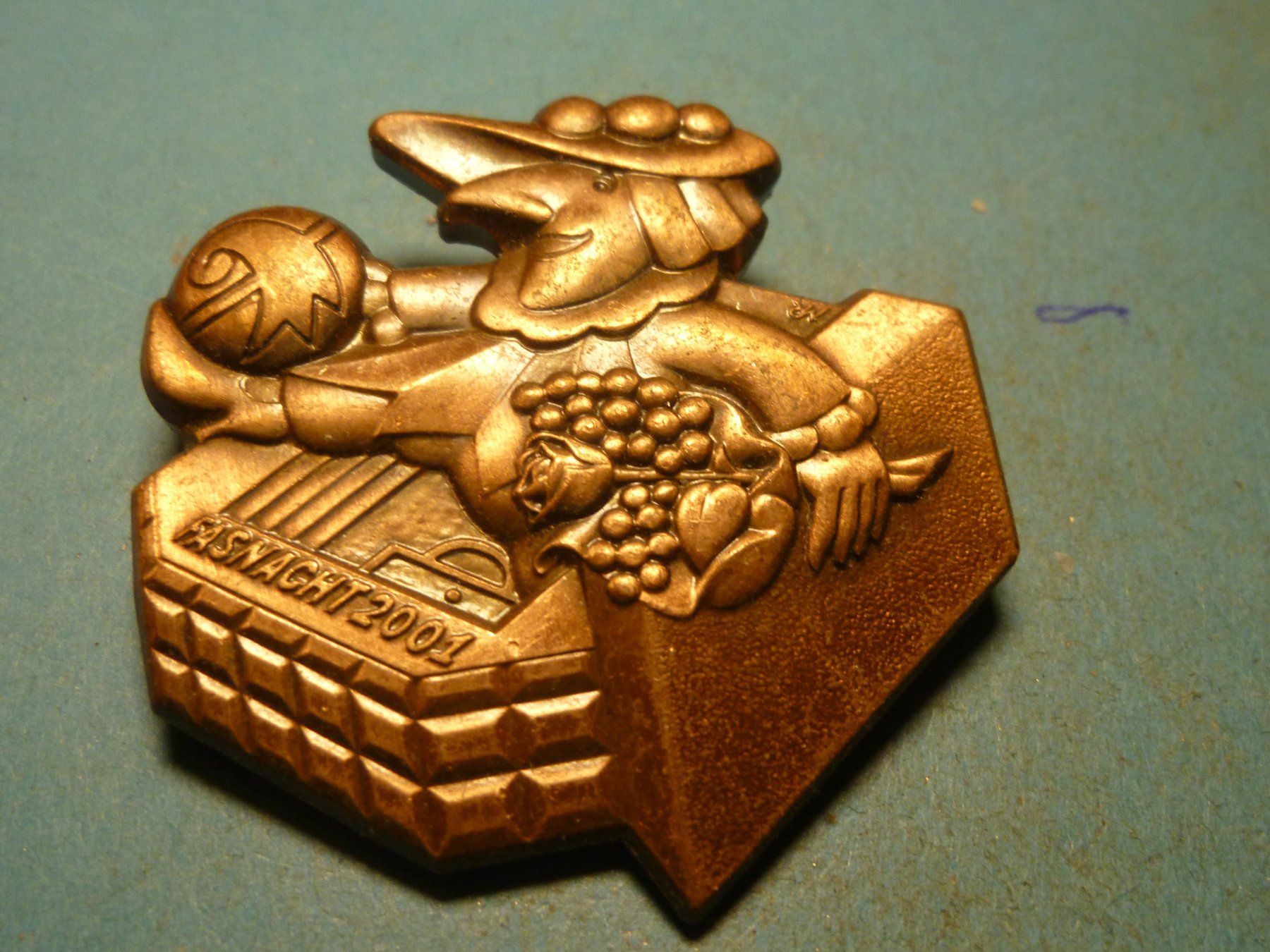 Plaketten & Abzeichen: BASEL 2001 BRONZE – Gebraucht aus Ried (Muotathal) von Mandarin02