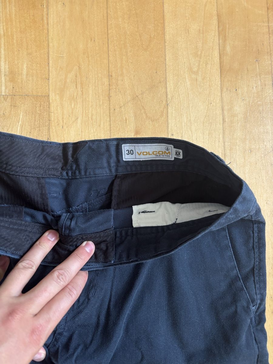 Pantaloni: Volcom shorts – Nuovo (secondo la descrizione) da ZOLLIKON venduto da FamilleArleti 1