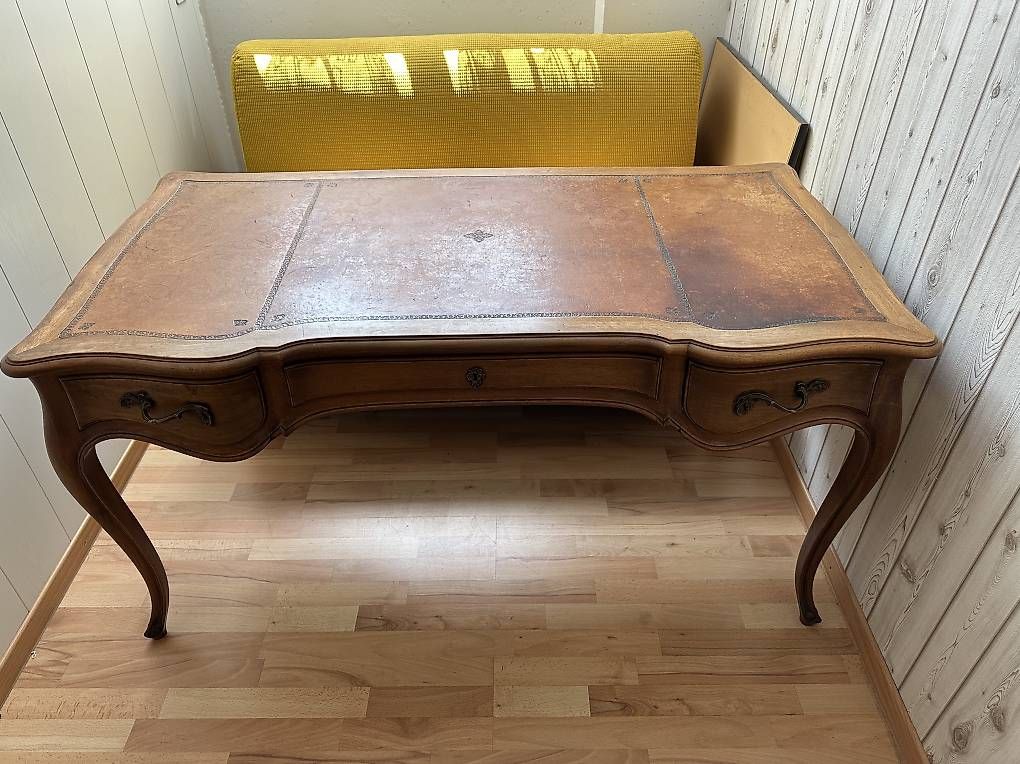 Schreibtische: Antiker Biedermeier-Schreibtisch – Gebraucht aus Frenkendorf von Mister_Basel