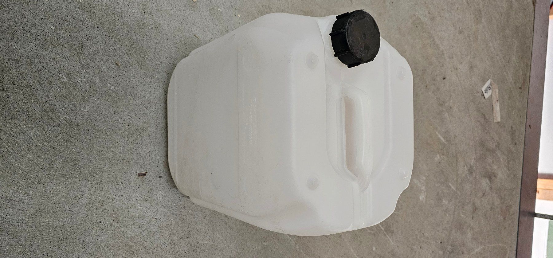 Réservoirs, bidons et tuyaux: 30 Liter Wasserkanister mit Deckel – Neuf (Voir description) à Bischofszell par SolarZielAG 1
