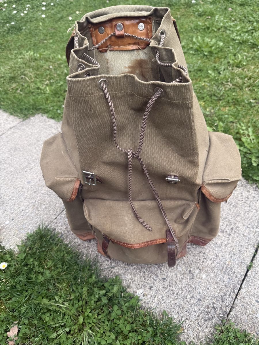 Zaini: Original Schweizer Militär Rucksack – Usato da Schlieren venduto da Flower5 4