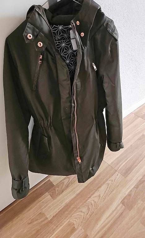 Vestes: Winterjacke Elvine S – D'occasion à Bern par Hausli.98 3
