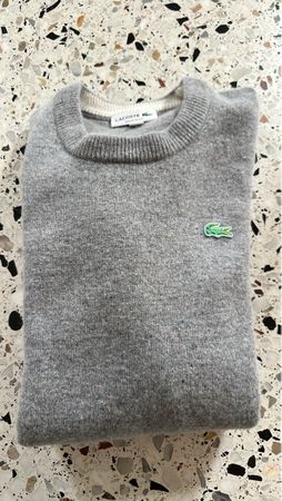Pull Lacoste gris col rond, état comme neuf