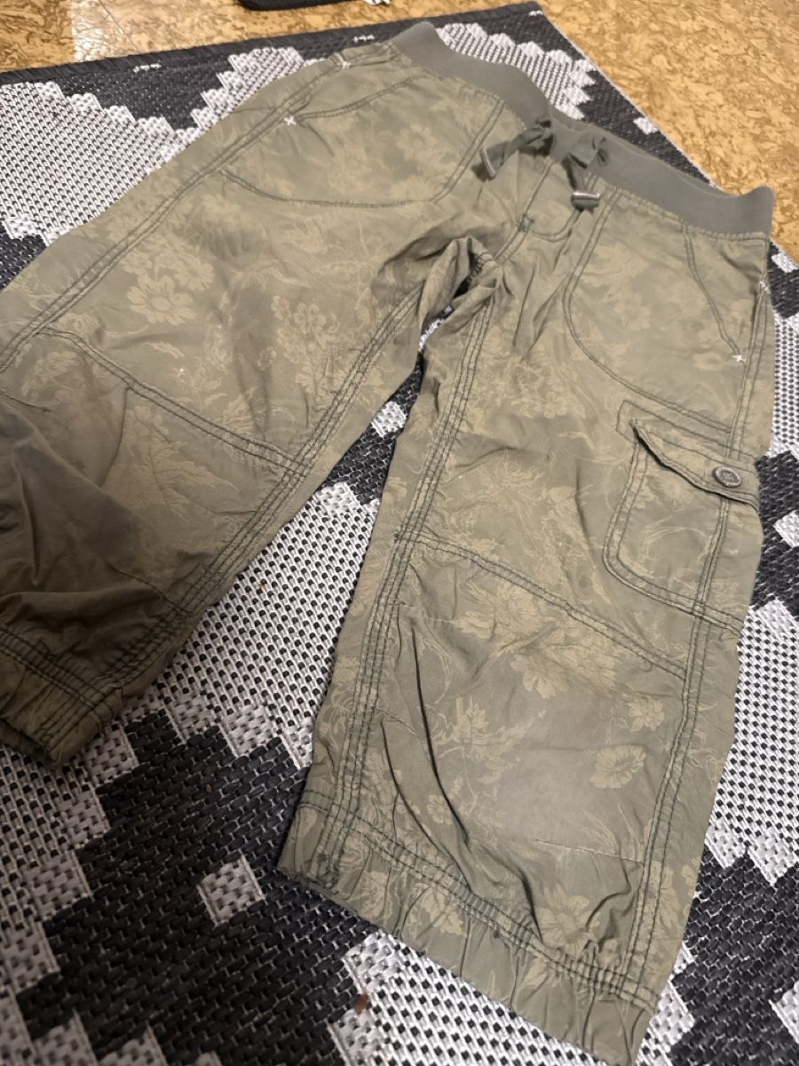 H&M Pantaloni: Kinder Hosen von L.O.G.G. H&M, Gr. 128 – Usato da Zürich venduto da Krikri21 1