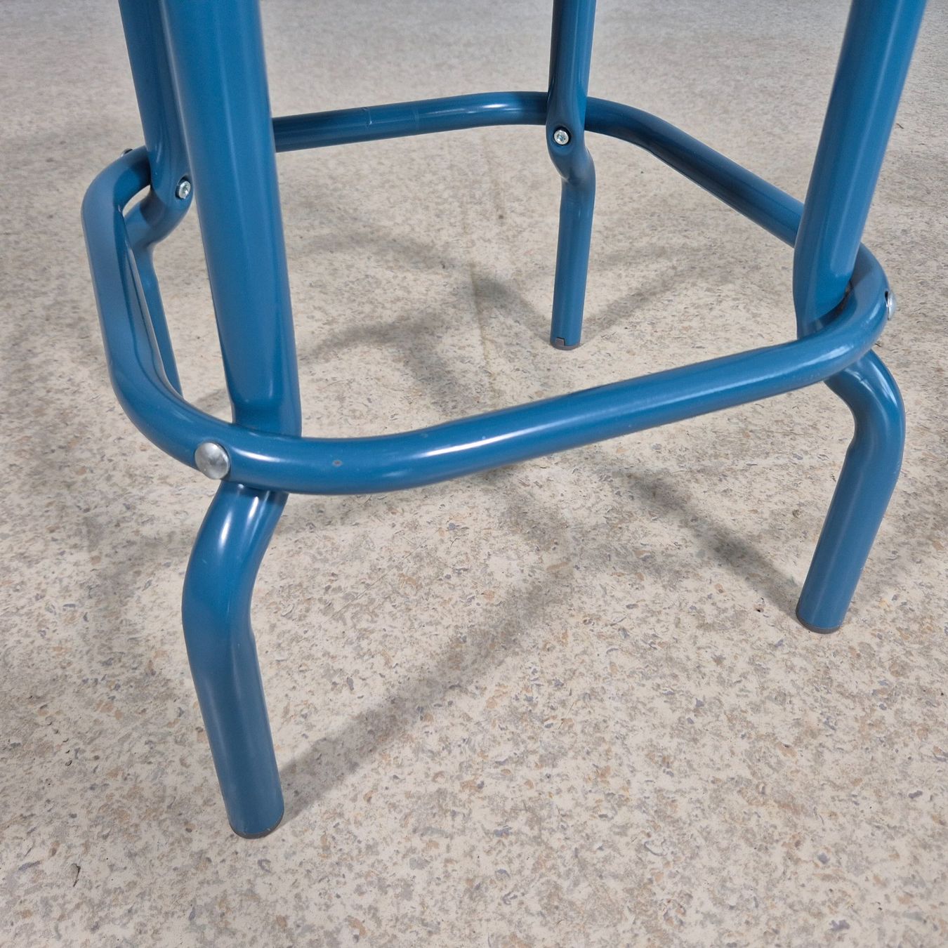 Ikea Sgabelli: IKEA Räskog Hocker Industriedesign Stool Metall Höcker – Usato da Nottwil venduto da Wondewa-Shop 6