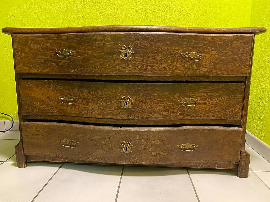 Cassettiere: Commode régence en noyer – Usato da St-Blaise venduto da cielouvert 1