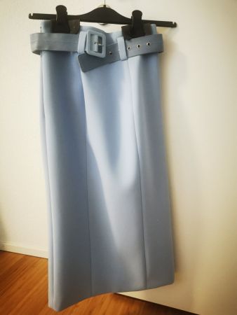 Hugo Boss Rock, hellblau, Grösse 34, mit Etiketten
