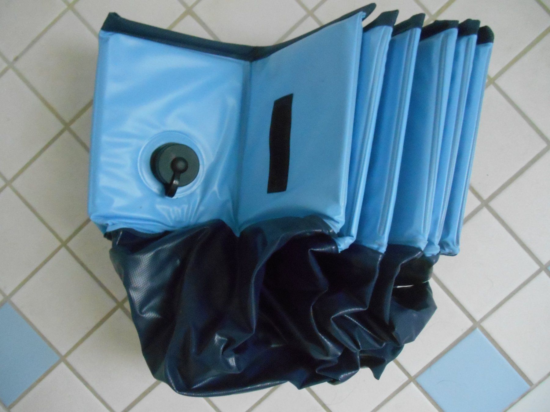 Piscine: Hundepool 80x20 cm mit passender Abdeckplane - wie neu – Nuovo (secondo la descrizione) da Nussbaumen AG venduto da Sumopi